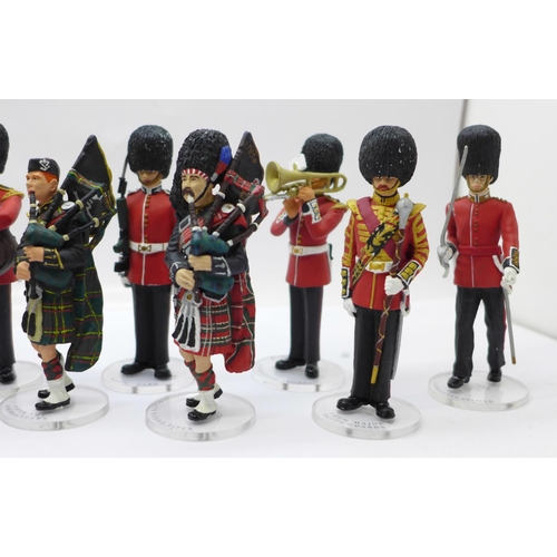 680 - Fifteen metal Corgi Icon series military band themed figures