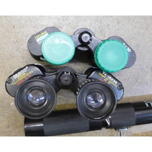 781 - A collection of binoculars and a monocular, (6)