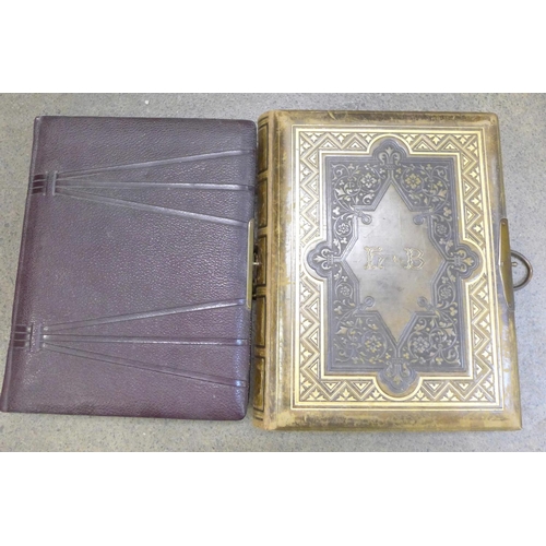 784 - Two Victorian photograph albums, both empty