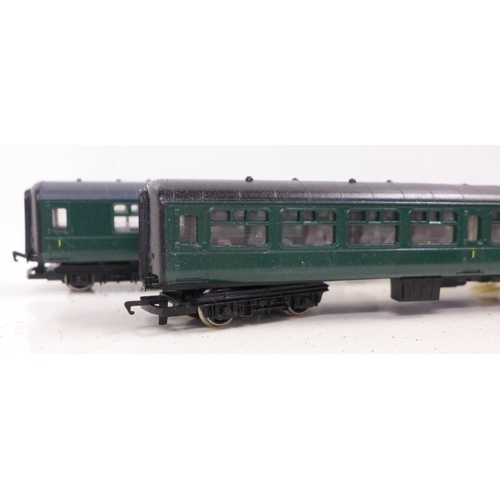 794 - Four Hornby model railway coaches