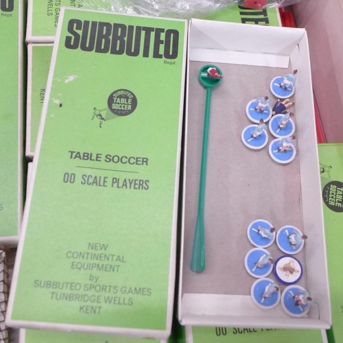 850 - A Subbuteo football game, two plastic model cars, one a/f, two puppets, a soft toy, etc.