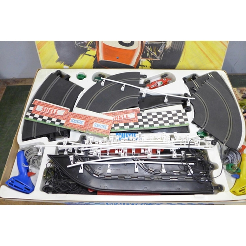 853 - A Scalextric Grand Prix 75 set