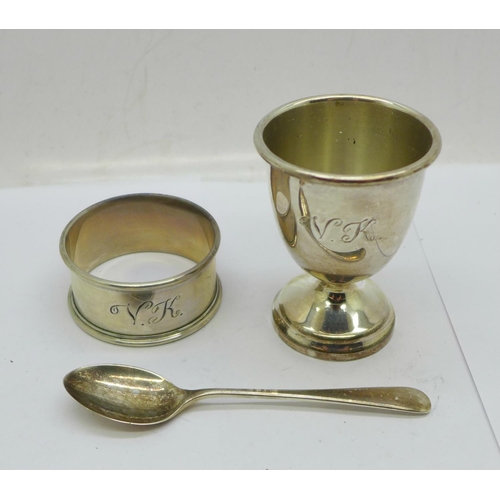 898 - A cased silver Christening set, 52g