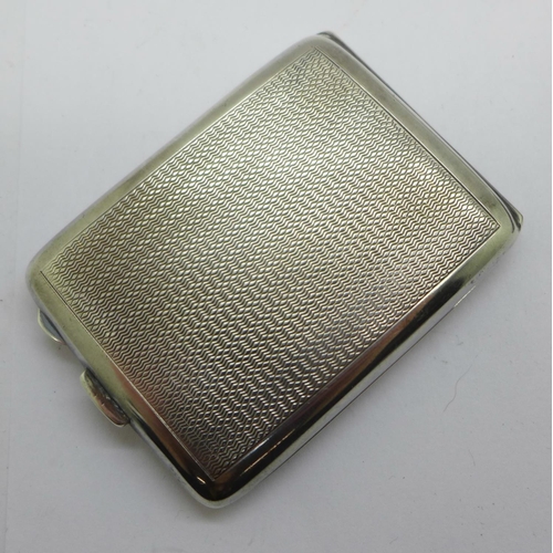 900 - A silver cigarette case and a silver matchbook holder, 155g