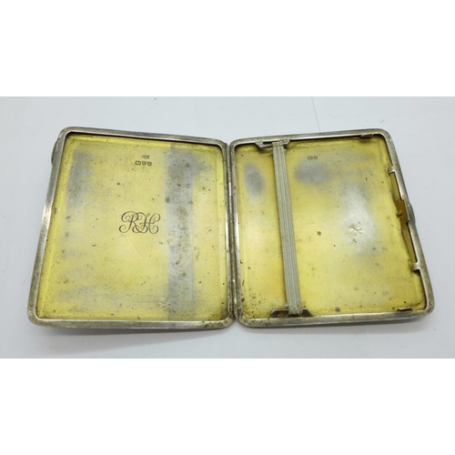 900 - A silver cigarette case and a silver matchbook holder, 155g