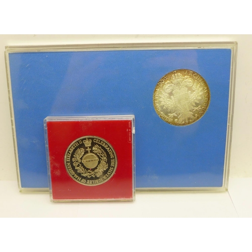 905 - A Marie Theresia coin and a 1977 souvenir medal