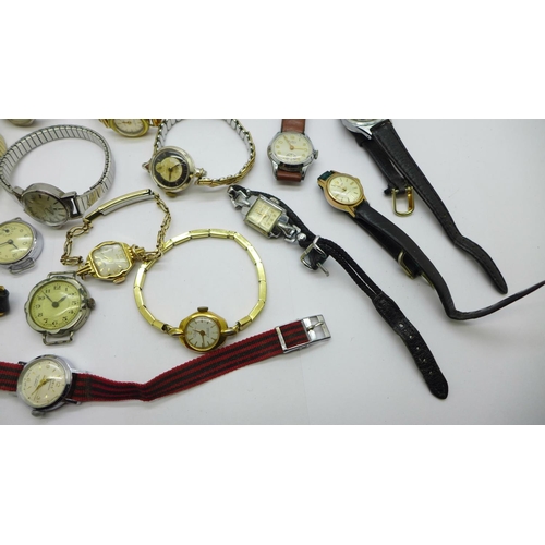 912 - Lady's wristwatches