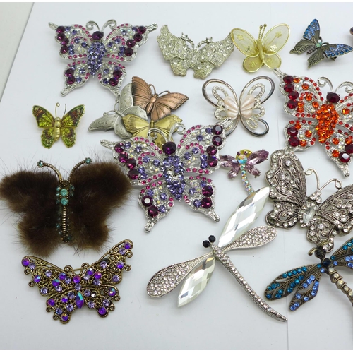 913 - Butterfly brooches