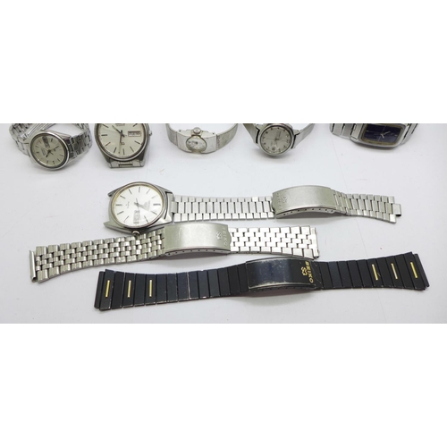 928 - Six Seiko wristwatches and two Seiko bracelet straps