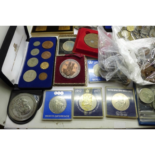 949 - A large collection of British and foreign coins, commemorative sets including 1976 Olympics, medalli... 