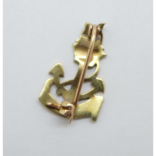 972 - A 9ct gold W.R.N.S. brooch, Women's Royal Naval Service or Wrens, 2.1g, height 25mm