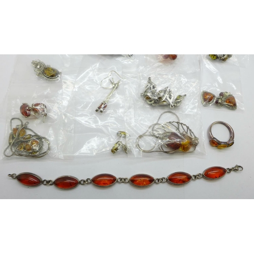 986 - Silver and amber jewellery