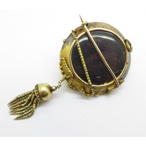 995 - A Victorian yellow metal and turquoise set memorial brooch with tassel drop, tests as 15ct gold, tot... 