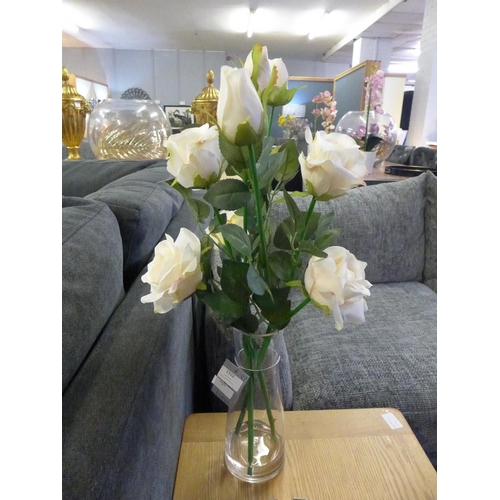 1427 - A spray of cream roses in a glass vase, 60cms, (50108908)   #