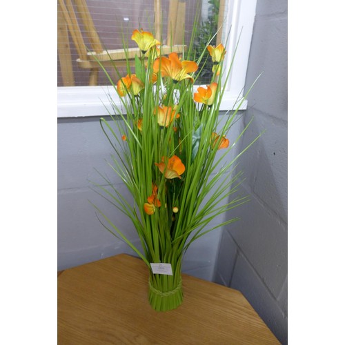 1450 - A 70cm grass sheaf of orange flowers (2360309)   #