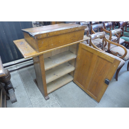 139 - A Victorian oak clerk's desk