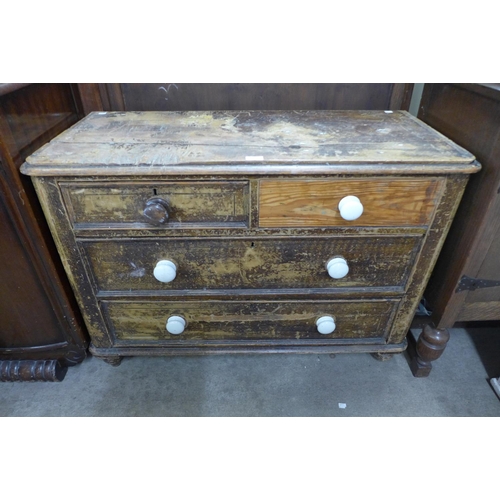 220 - A Victorian pine chest of drawers, a/f