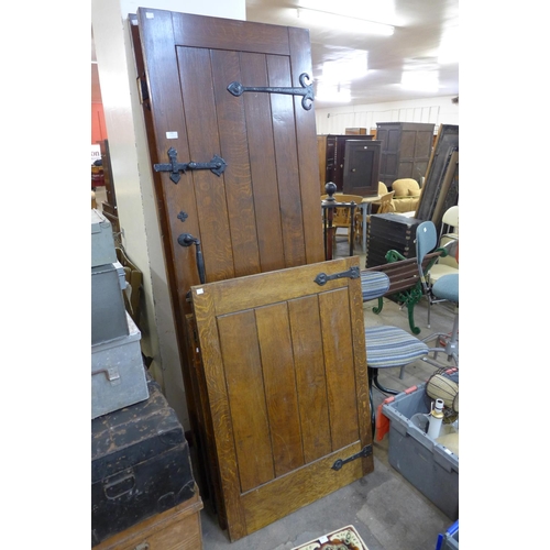 256 - A pair of oak doors and matching stable doors