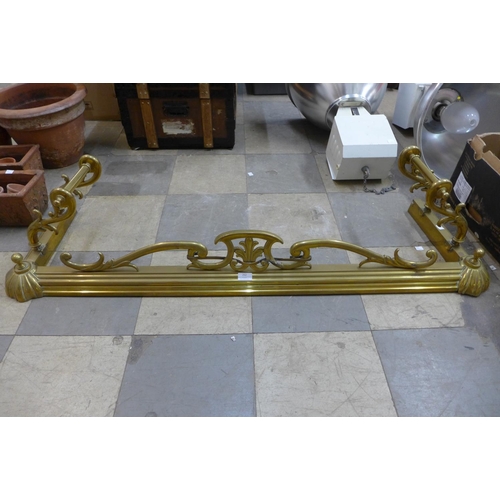 262 - A Victorian brass fender