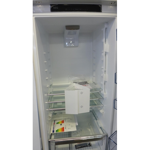 1619 - AEG 70/30 Fridge Freezer (Frost Free) - H1884xW540xD549 - model no:- SCE819E5TS, RRP £770.83 inc. VA... 