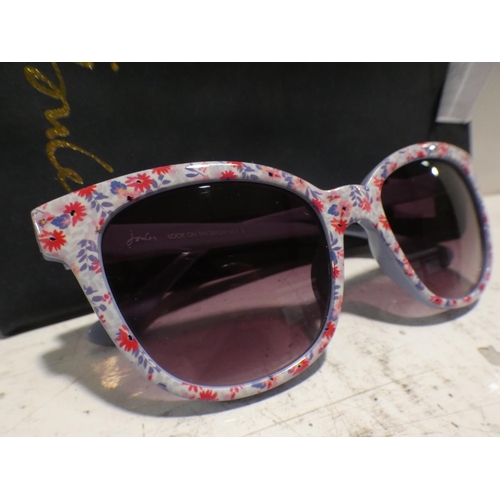 3097 - Pair of Lady's floral Joules sunglasses (231-117) * This lot is subject to VAT