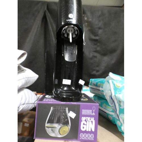 3515 - Box of Gin Glasses and Sodastream One Touch Auto Spirit     (231-159) * This lot is subject to VAT