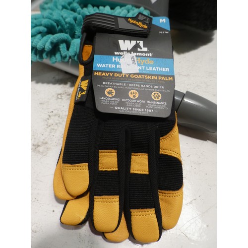 3112 - Autospa Washbrush and Wells Lamont Men's Hydrahyde Gloves  (231-34, 38) * This lot is subject to VAT