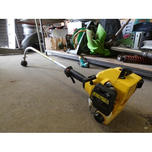 2408 - McCulloch Trimac 210 garden strimmer - W