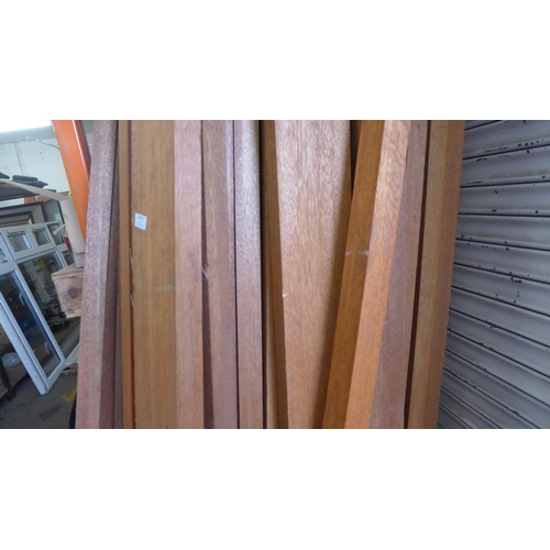 2078 - Approx. 30 teak beams, 6-7ft, some 2x2