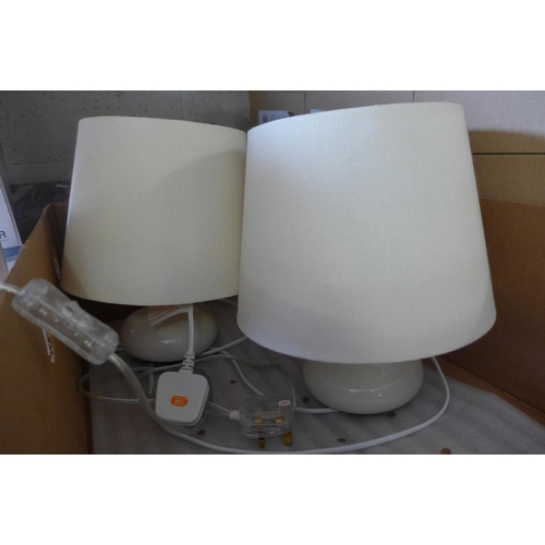 2083 - 2 Pairs of table/bedside lamps