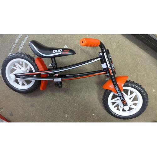 2102 - Townsend Duo 2 balance bike - unused