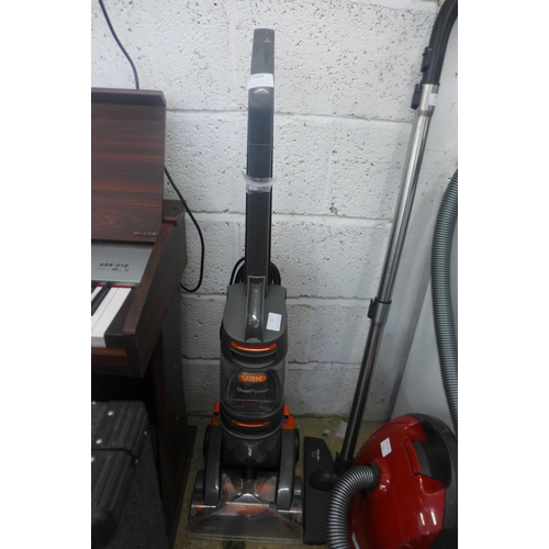 2207 - Vax dual power carpet washer