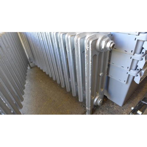 2068 - Cast metal vintage schoolhouse style radiator - W 96cm x H 48cm