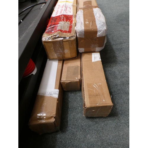 3225 - Quantity of miscellaneous blinds and curtain poles * This lot is subject to VAT