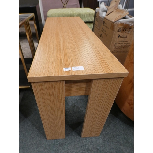 3319 - Oak effect dining bench/coffee table (45.5cm H x 90cm W x 30cm D) * This lot is subject to VAT