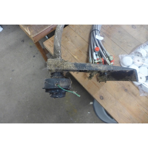 2239 - JCB petrol strimmer