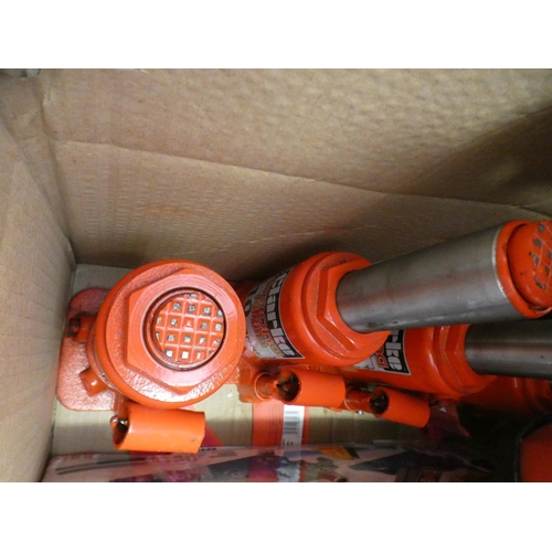 2325 - Box of assorted car jacks and motors - sold as scrap * This lot is subject to VAT