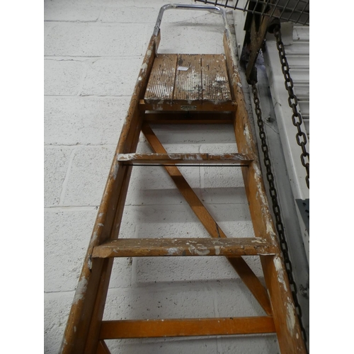 2374 - 7 Rung wooden stepladder