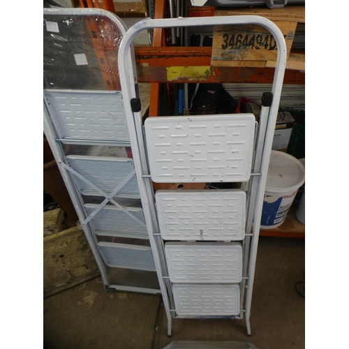 2380 - 4 Rung stepladder - unused