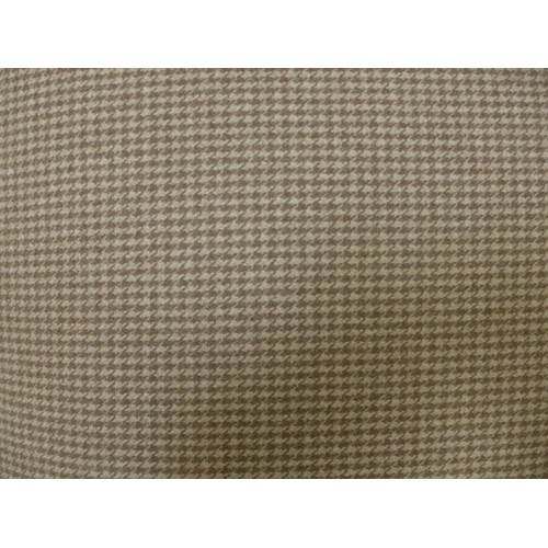 1592 - A houndstooth upholstered footstool