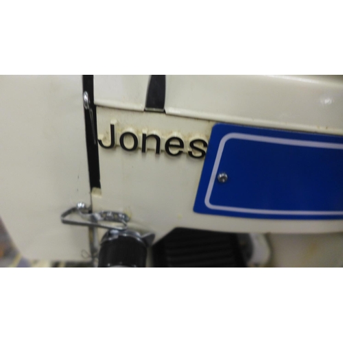 2146 - Jones Zig Zag electric sewing machine with case - W