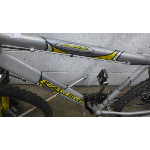 2203 - Raleigh Max Aero front suspension MTB