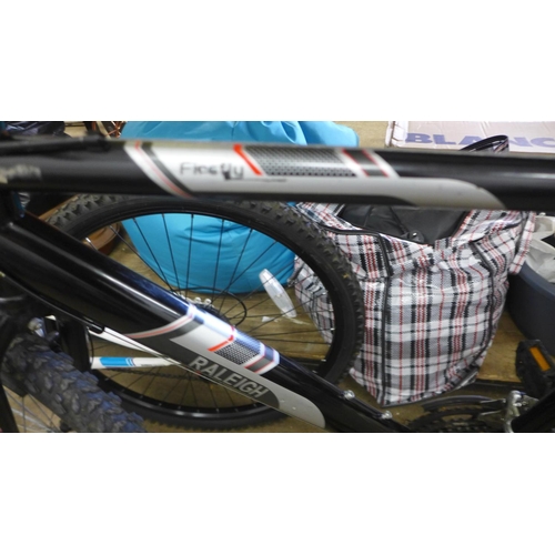 2221 - Raleigh Firefly black gent's MTB