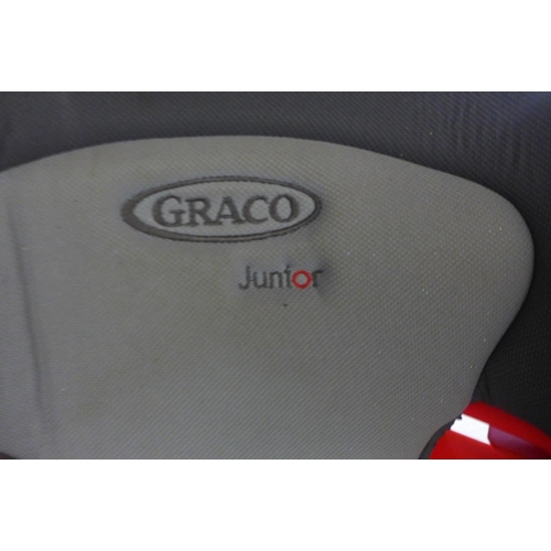 2229 - 2 Graco Junior child's car seats