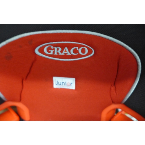 2229 - 2 Graco Junior child's car seats