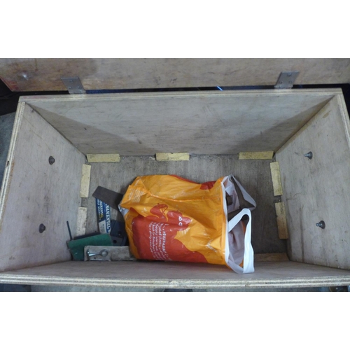 2250 - Large wooden tool box