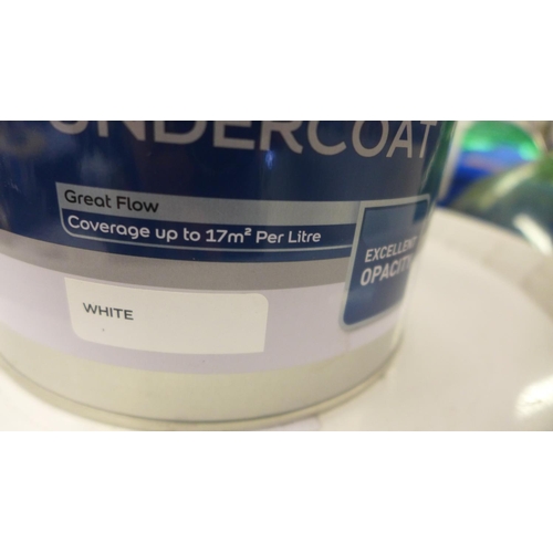 2289 - Large tub of Dulux trade supermatt white matt emulsion and a small tin of Dulux undercoat for gloss ... 