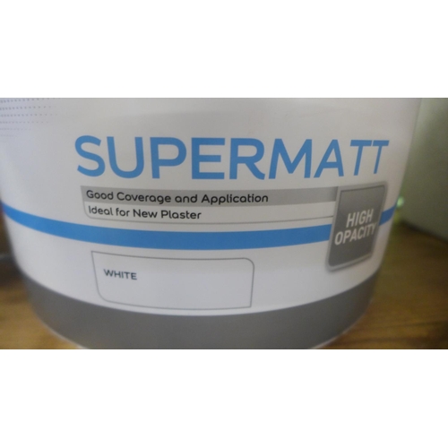 2289 - Large tub of Dulux trade supermatt white matt emulsion and a small tin of Dulux undercoat for gloss ... 