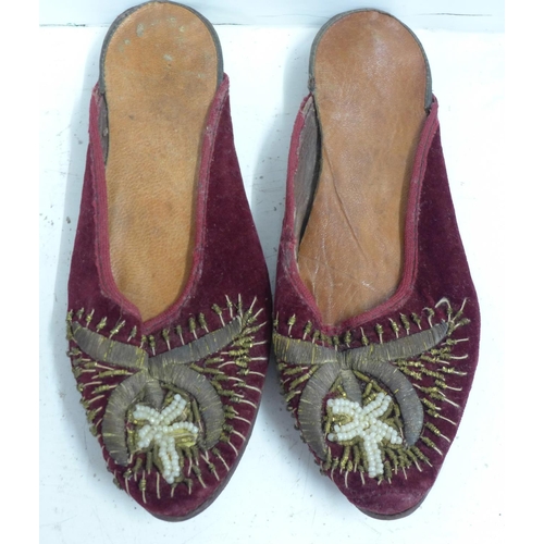 790 - A pair of beaded shoes