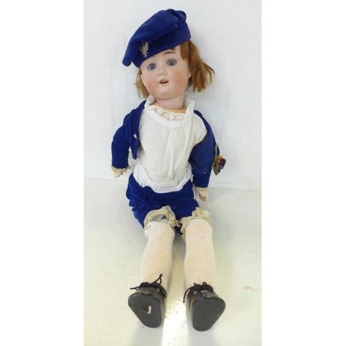 828 - A German Goebel bisque head doll with pale blue sleep eyes, 120 5 Bavaria identification mark, circa... 